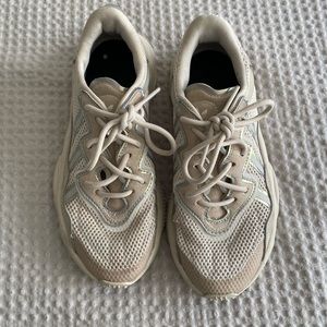 Adidas ozweego beige